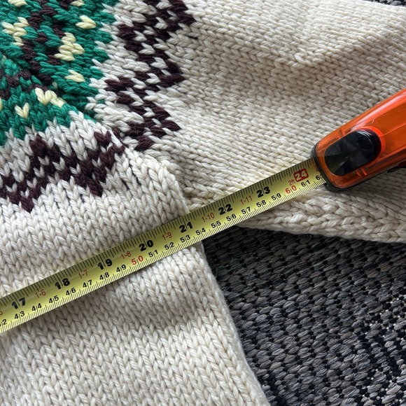 Vintage Cowichan Size Large Cream Wool Tribal Cowl Neck Sweater 60s - Picture 7 of 7